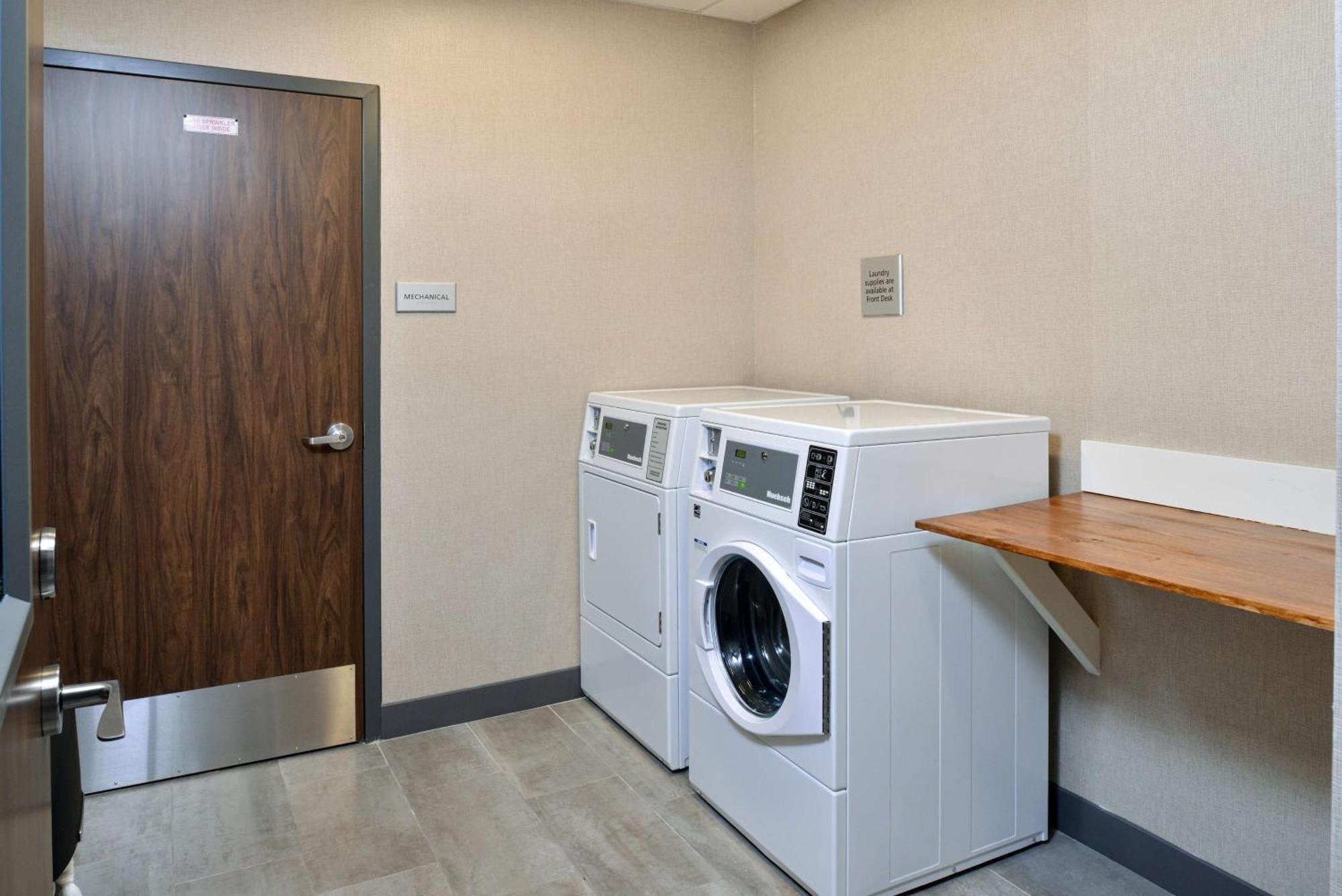 Hampton Inn & Suites Adrian, Mi Экстерьер фото