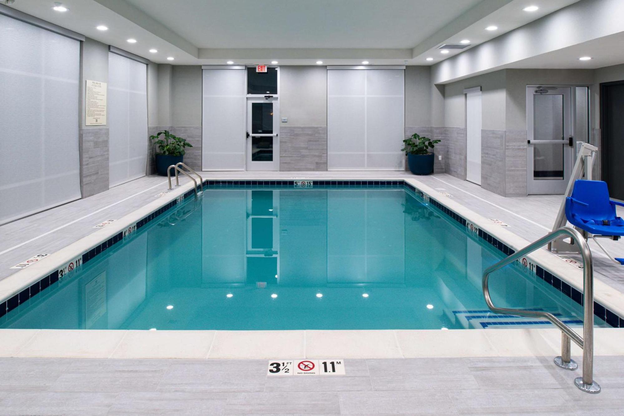 Hampton Inn & Suites Adrian, Mi Экстерьер фото